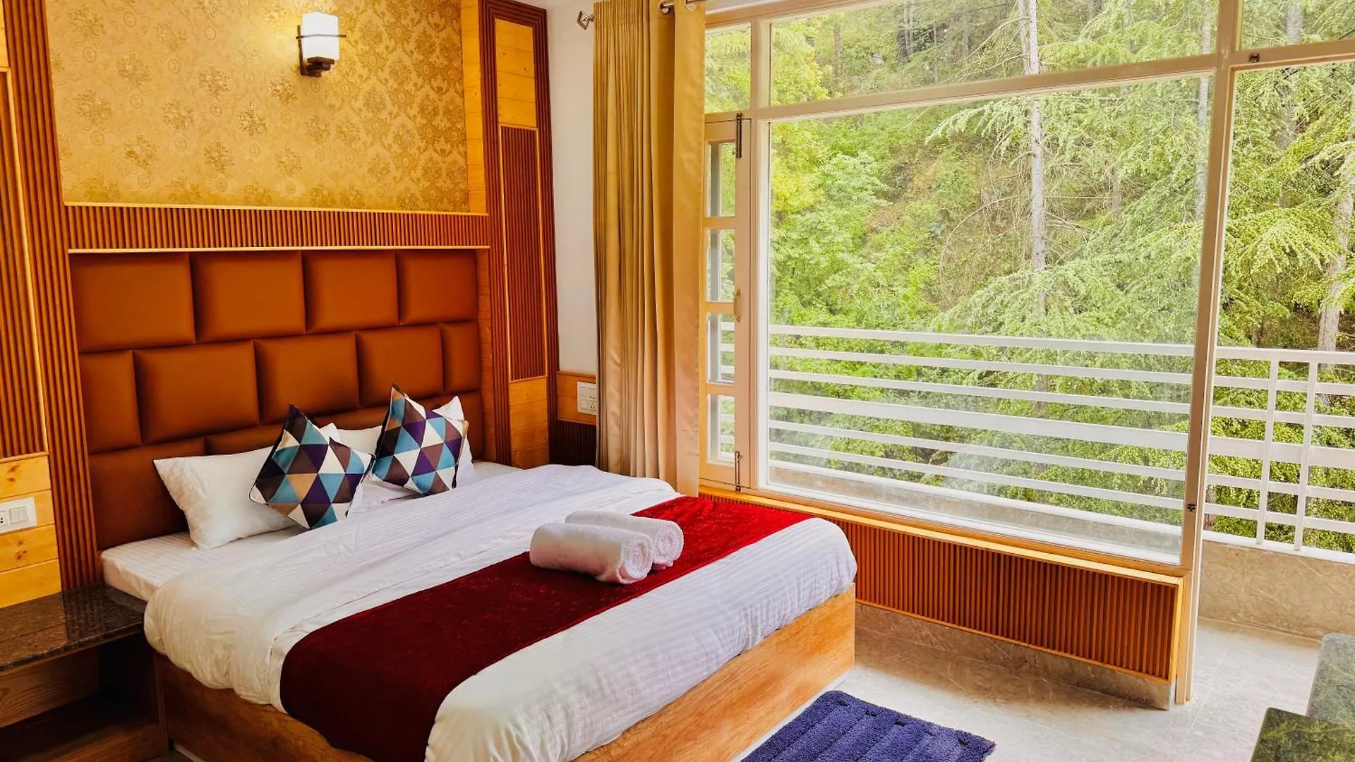 **** Hotell Staynest Bnb In City Centre - 3 Bhk Apartments - Private Parking - Balcony View Shimla Indien