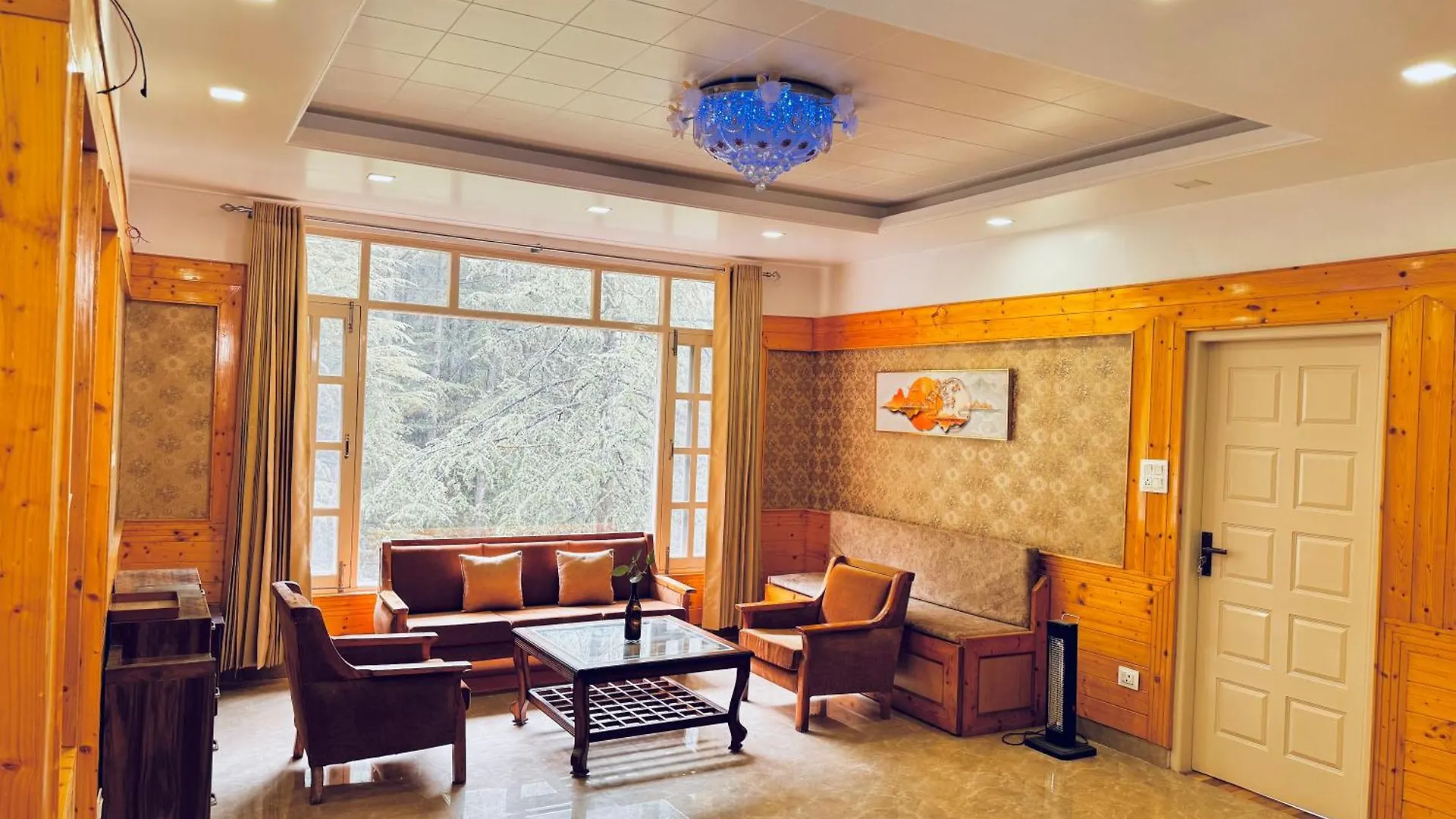 Staynest Bnb In City Centre - 3 Bhk Apartments - Private Parking - Balcony View Shimla Hotell