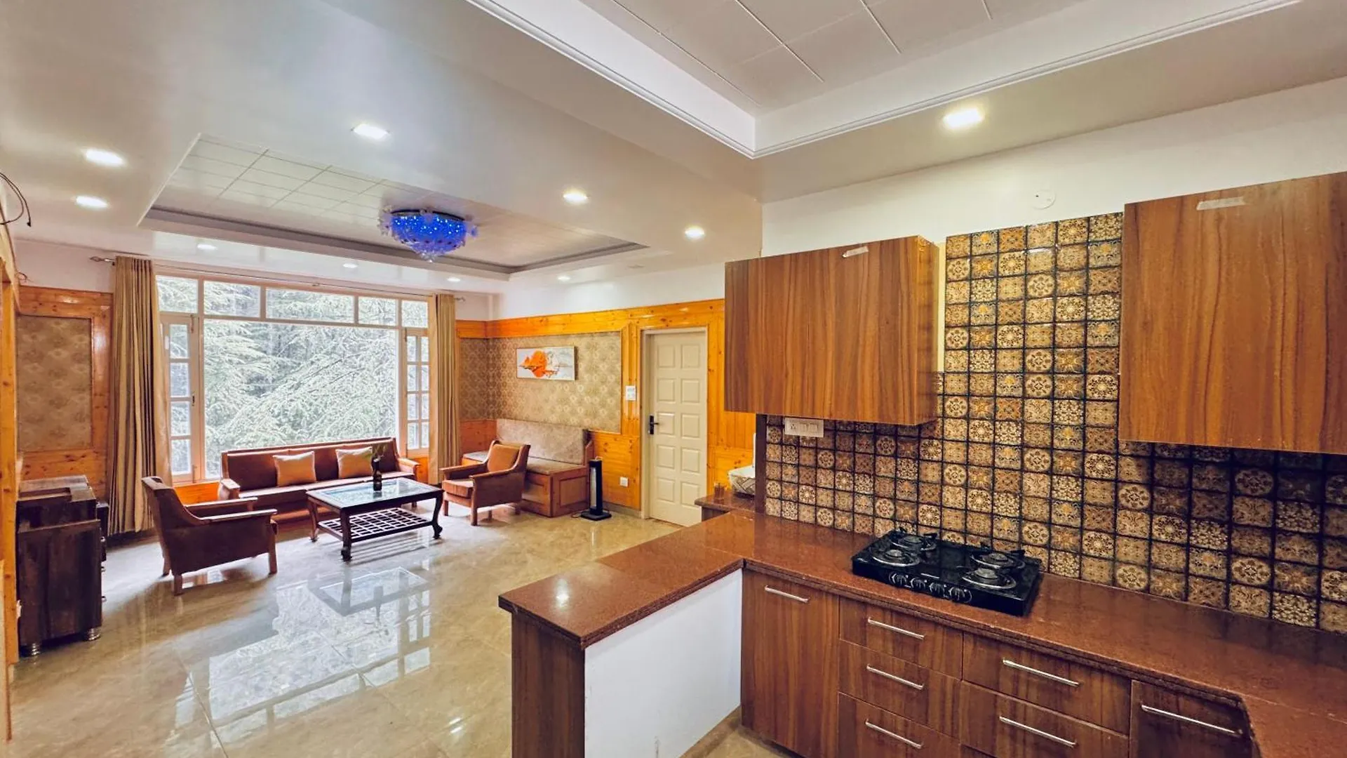 Staynest Bnb In City Centre - 3 Bhk Apartments - Private Parking - Balcony View Shimla
